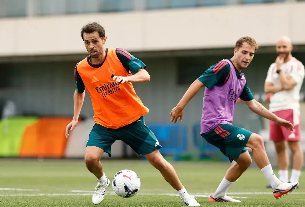 Bernardo Silva já está às ordens de Mourinho